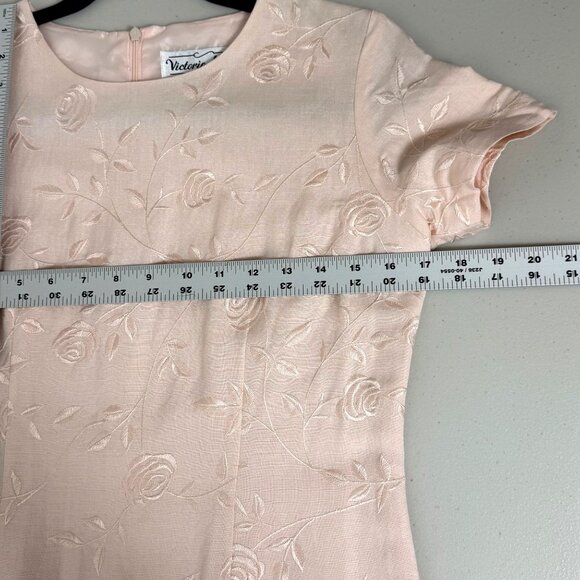 VTG Victoria Holley Dress Womens Sz 4 Petite Pink Embroidered Floral SS Sheath - Picture 6 of 8